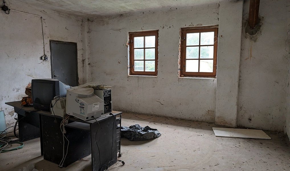 Prodej skladovacích prostor 1 900 m², Svijanský Újezd – náhled fotky 7