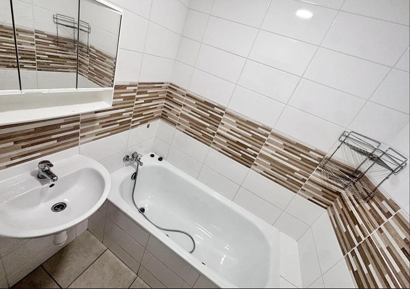 Pronájem bytu 2+1 52 m² – fotografie 3