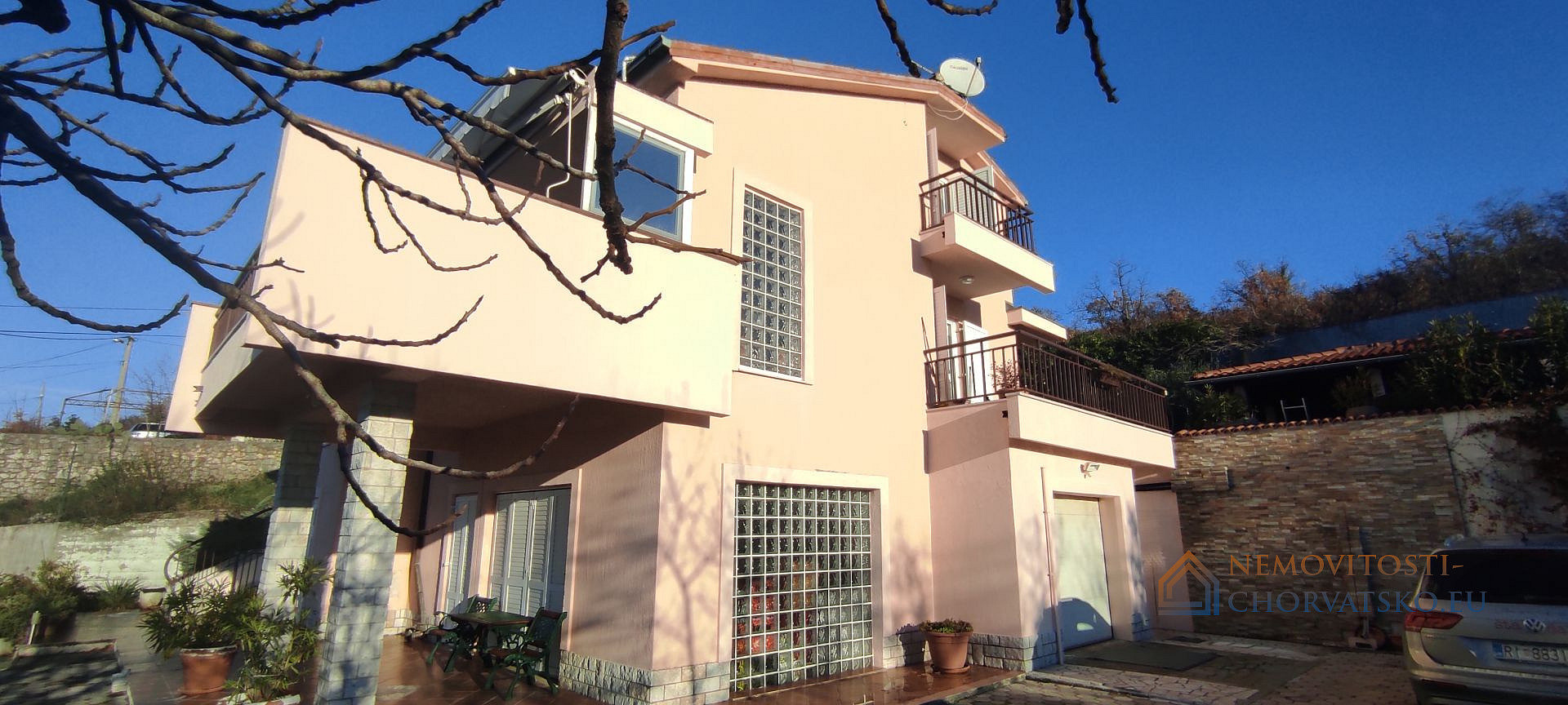 Prodej domu 240 m² s pozemkem 1 095 m² - Aanzicht 4