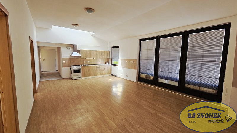 Pronájem bytu 4+kk 119 m² – fotografie 3