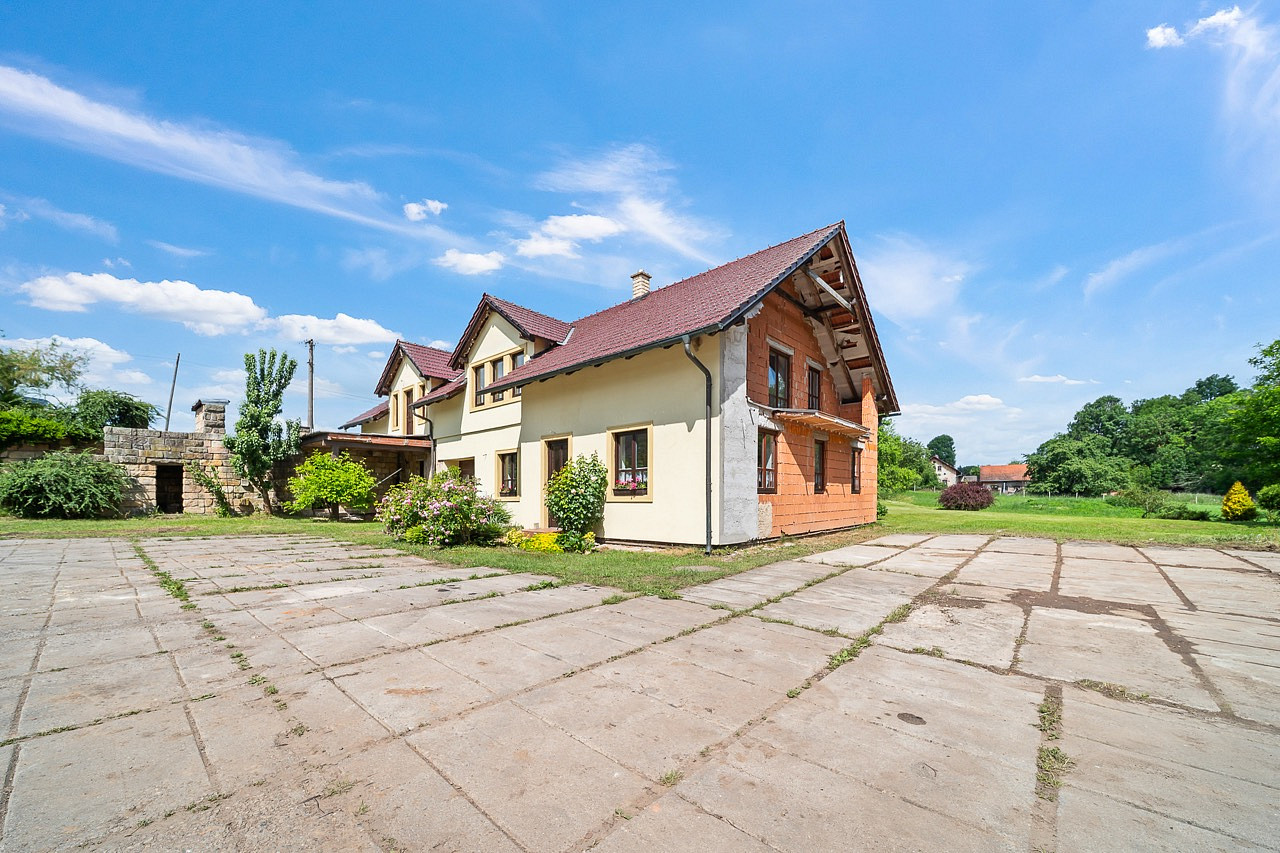 Prodej domu 286 m² s pozemkem 4 548 m² — photo 2