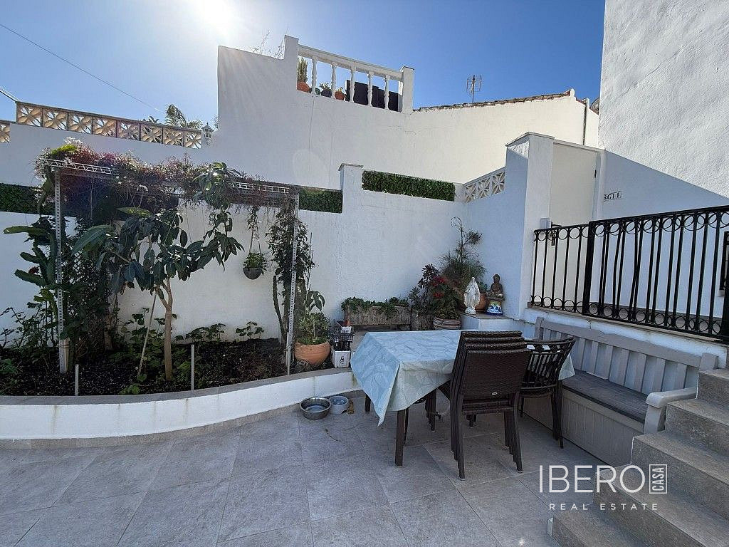 Casa 4+kk – Estepona, Barriada Islas Canarias - Más