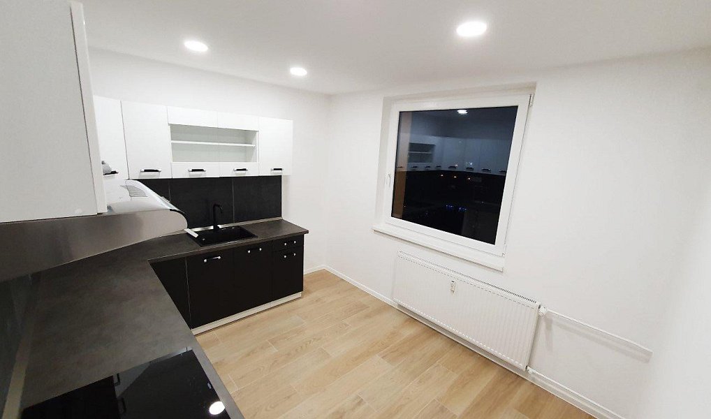 Pronájem bytu 3+1 50 m², Jirkov – náhled fotky 4