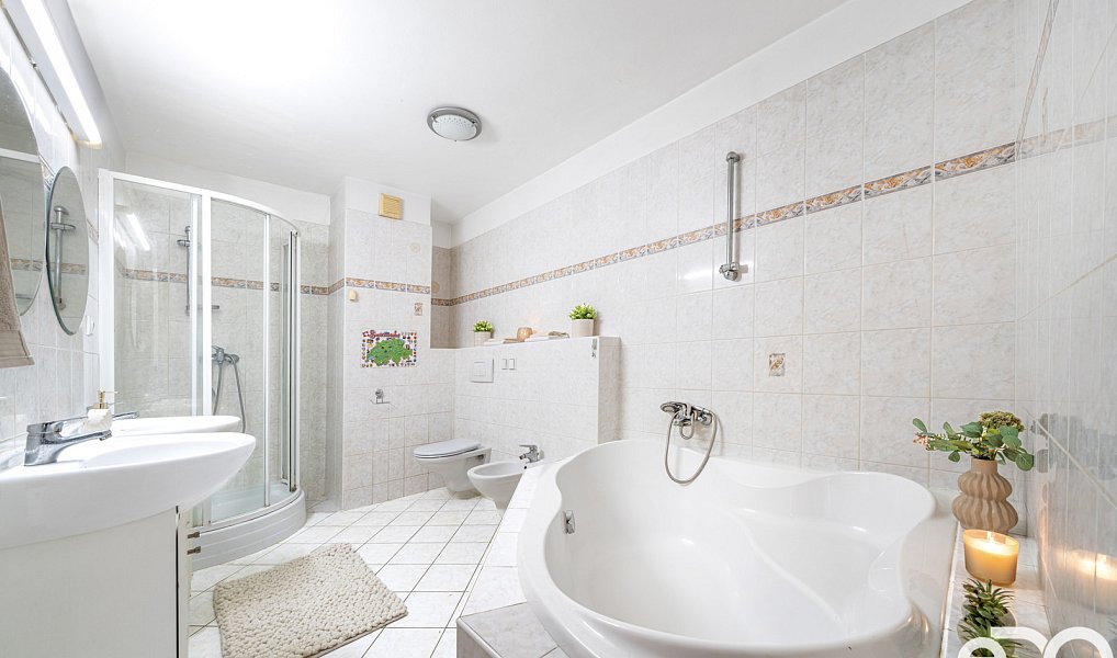 Prodej domu 210 m² s pozemkem 290 m², Smiřice – náhled fotky 7
