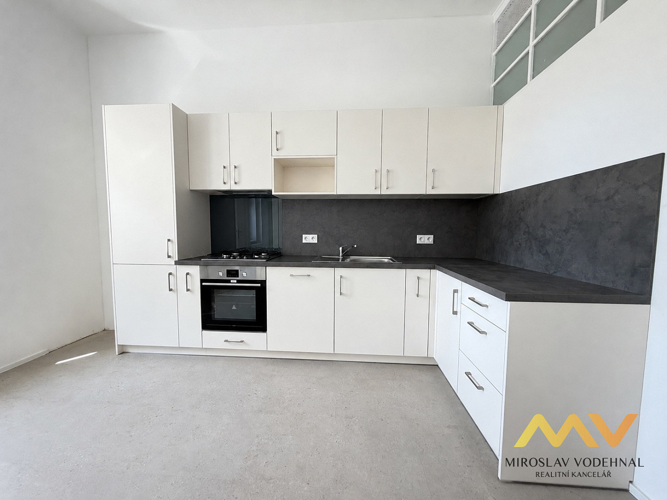 Pronájem bytu 3+1 129 m² – fotografie 2