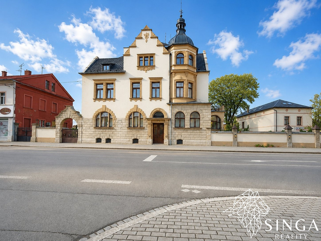 Prodej domu 900 m² s pozemkem 2 018 m² – fotografie 2