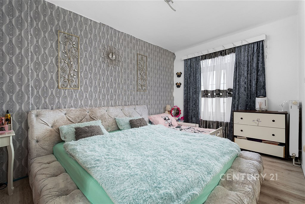 Prodej nájemního domu, činžáku 300 m² – pohled 2