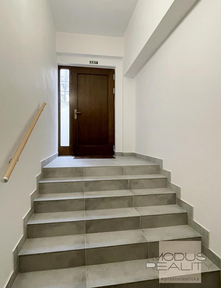 Pronájem kanceláře 37 m² – fotografie 3