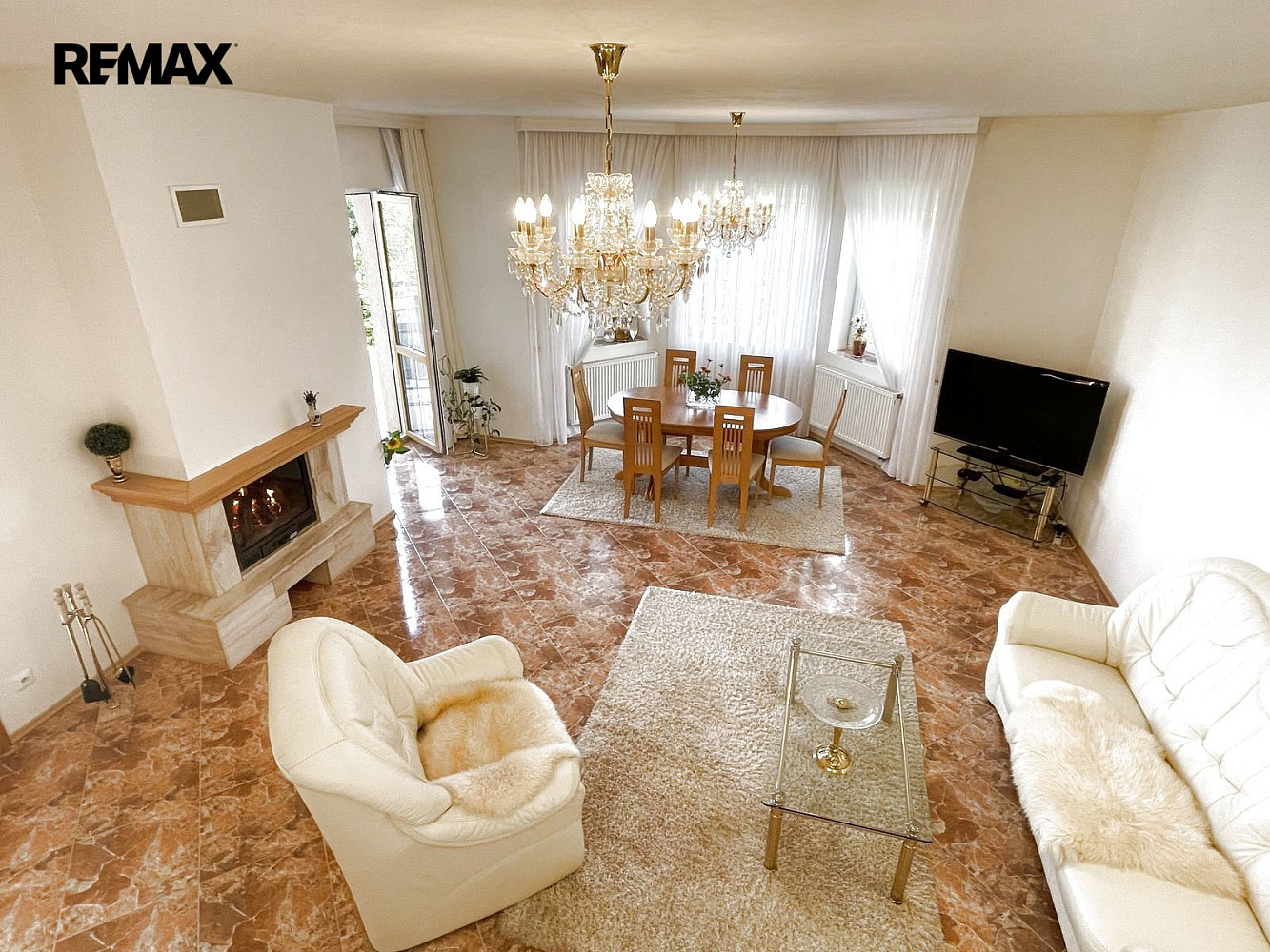 Prodej domu 230 m² s pozemkem 662 m² — photo 2