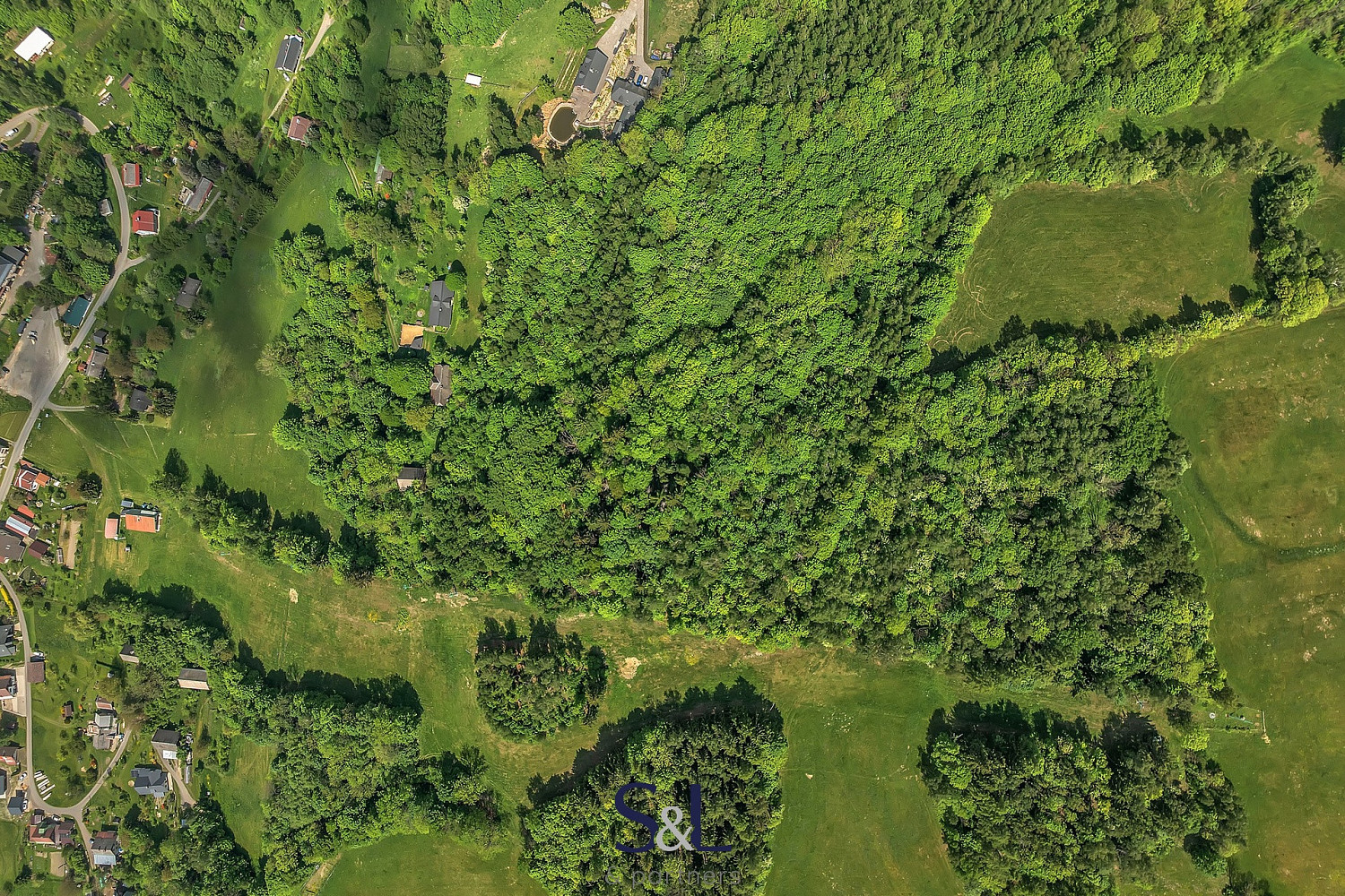 Prodej stavebního pozemku 27 729 m² – fotografie 3