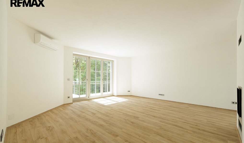 Prodej bytu 5+1 191 m², Praha – náhled fotky 2