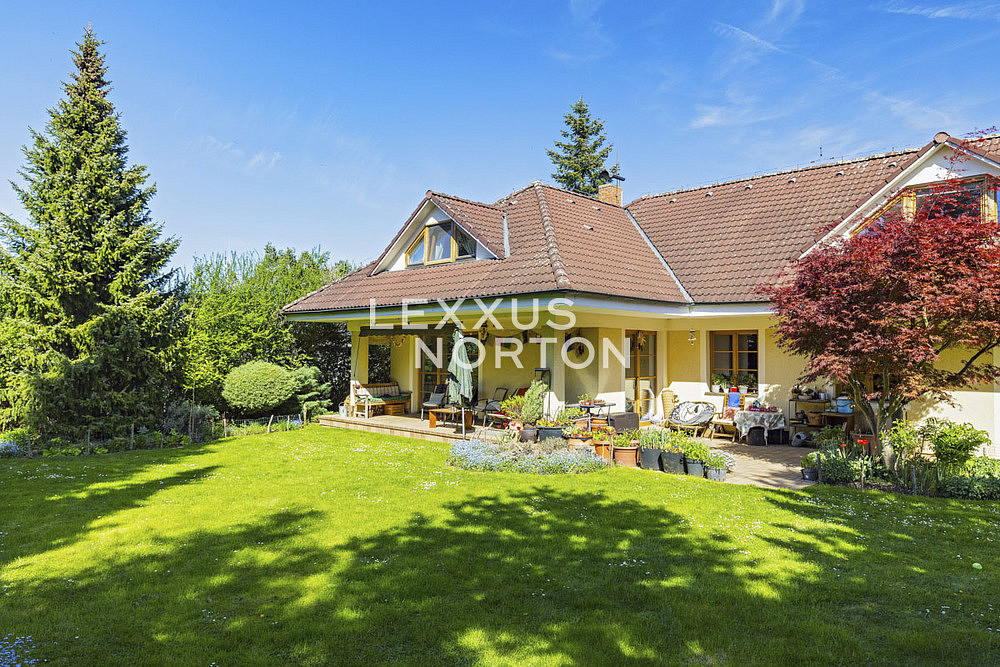 Pronájem domu 340 m² s pozemkem 1 200 m²