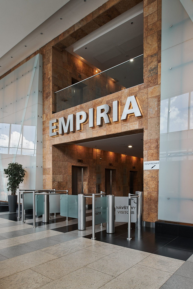 Pronájem kanceláře 93 m² – fotografie 4