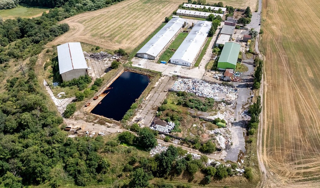 Prodej výrobních prostor 3 347 m², Žatec – náhled fotky 4