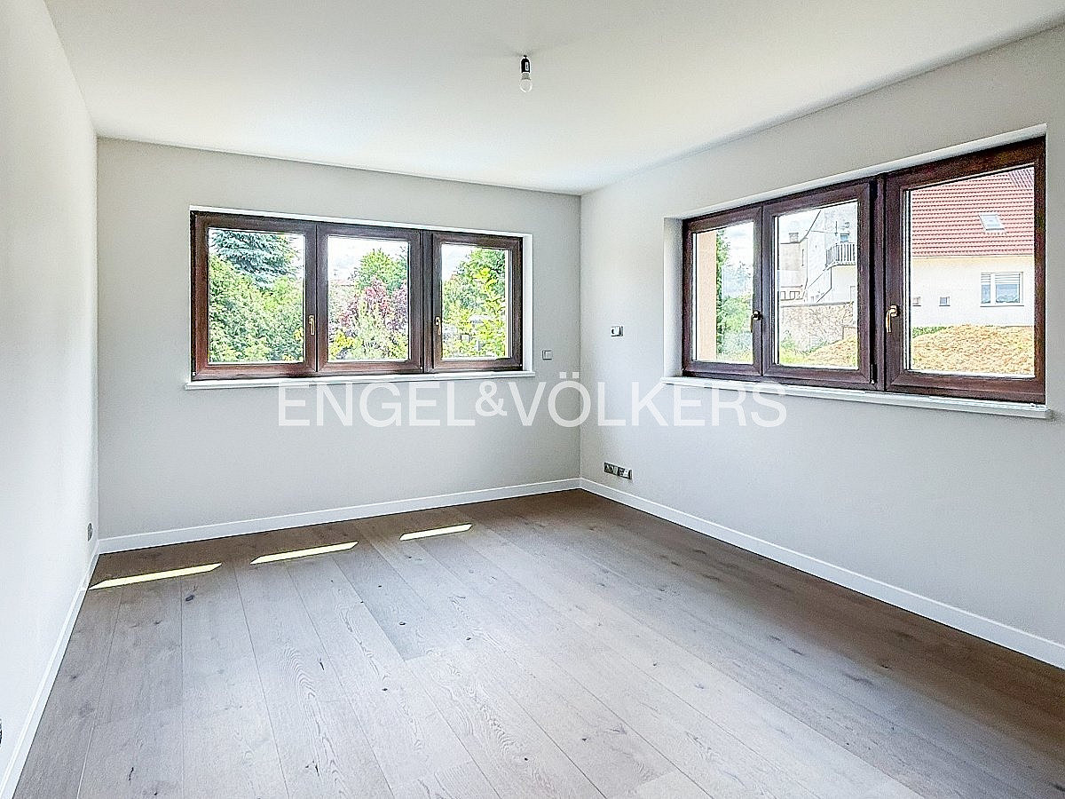 Pronájem domu 184 m² s pozemkem 432 m² – fotografie 3