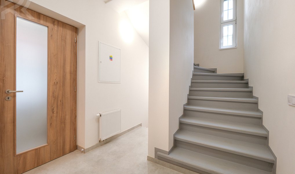 Pronájem domu 100 m² s pozemkem 426 m², Praha – náhled fotky 12