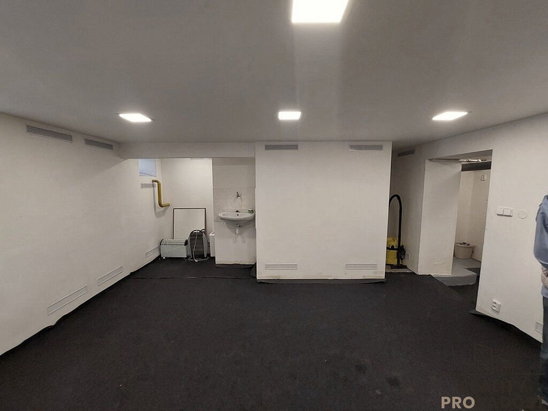 Pronájem kanceláře 30 m² – fotografie 3