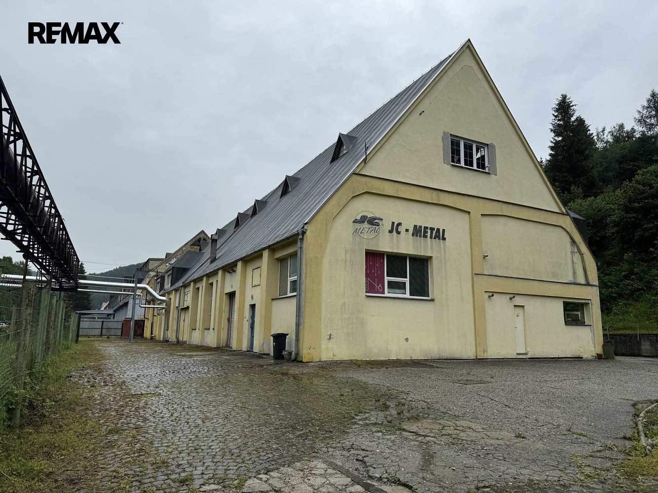 Pronájem výrobních prostor 1 340 m²