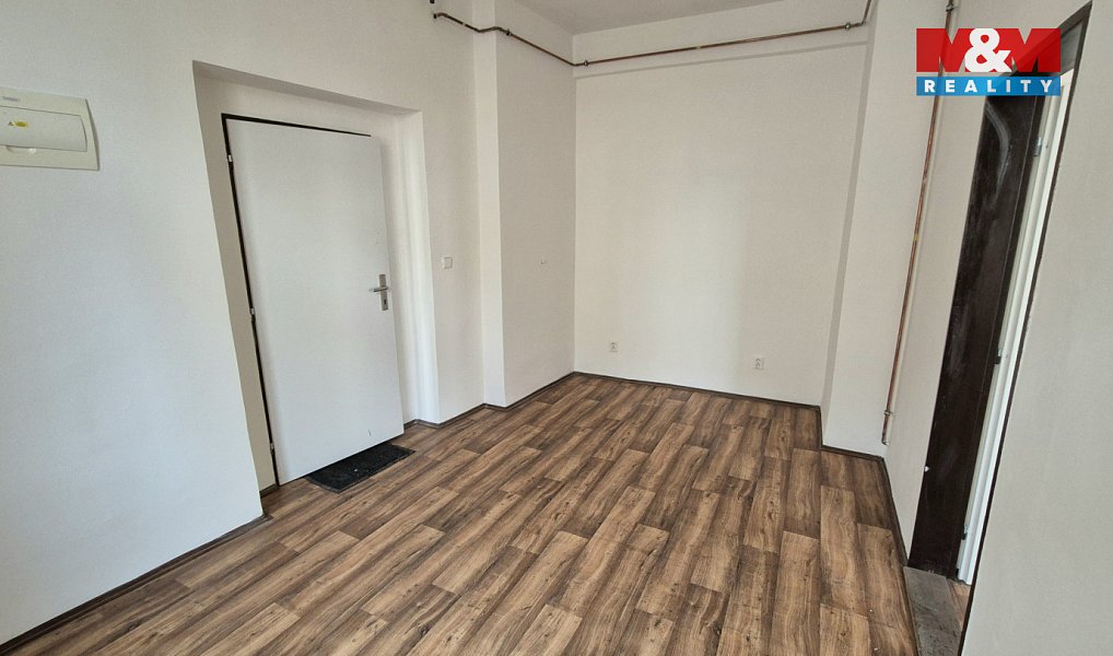 Pronájem kanceláře 41 m², Kladno – náhled fotky 8