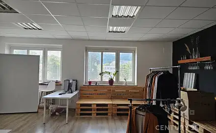 Pronájem kanceláře 260 m²