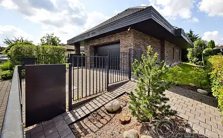 Prodej domu 293 m² s pozemkem 805 m², Lomená, Babice, okres Praha-východ