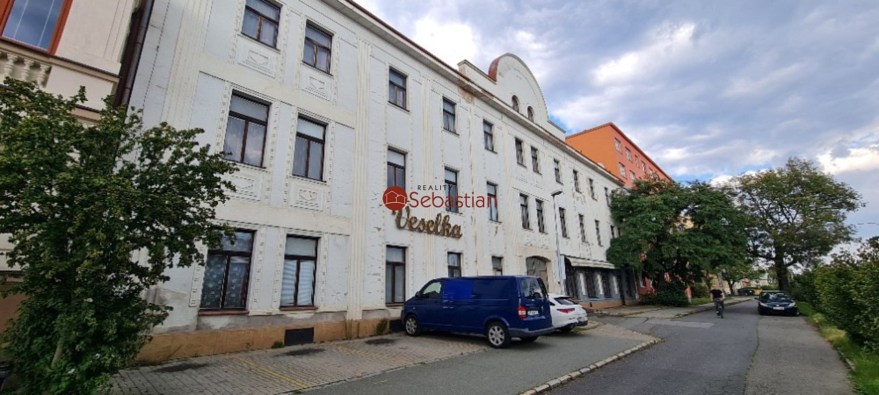 Pronájem parkovacího místa - veselka, pardubice — photo 2
