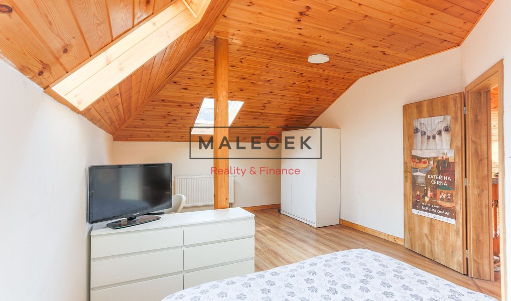 Prodej domu 258 m² s pozemkem 1 265 m², Zadní Třebaň – náhled fotky 13