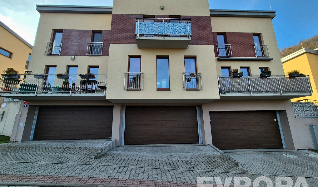 Prodej bytu 4+kk 96 m², Praha – náhled fotky 2