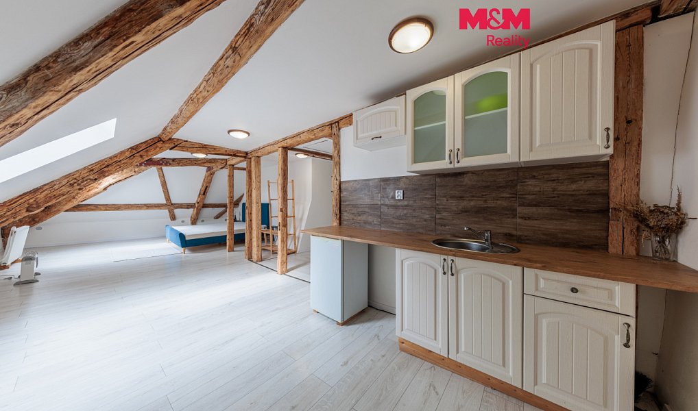 Prodej nájemního domu, činžáku 327 m², Hroznětín – fotka 1 z 30