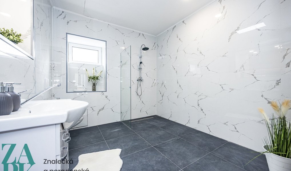 Prodej domu 215 m² s pozemkem 684 m², Krupka – náhled fotky 11