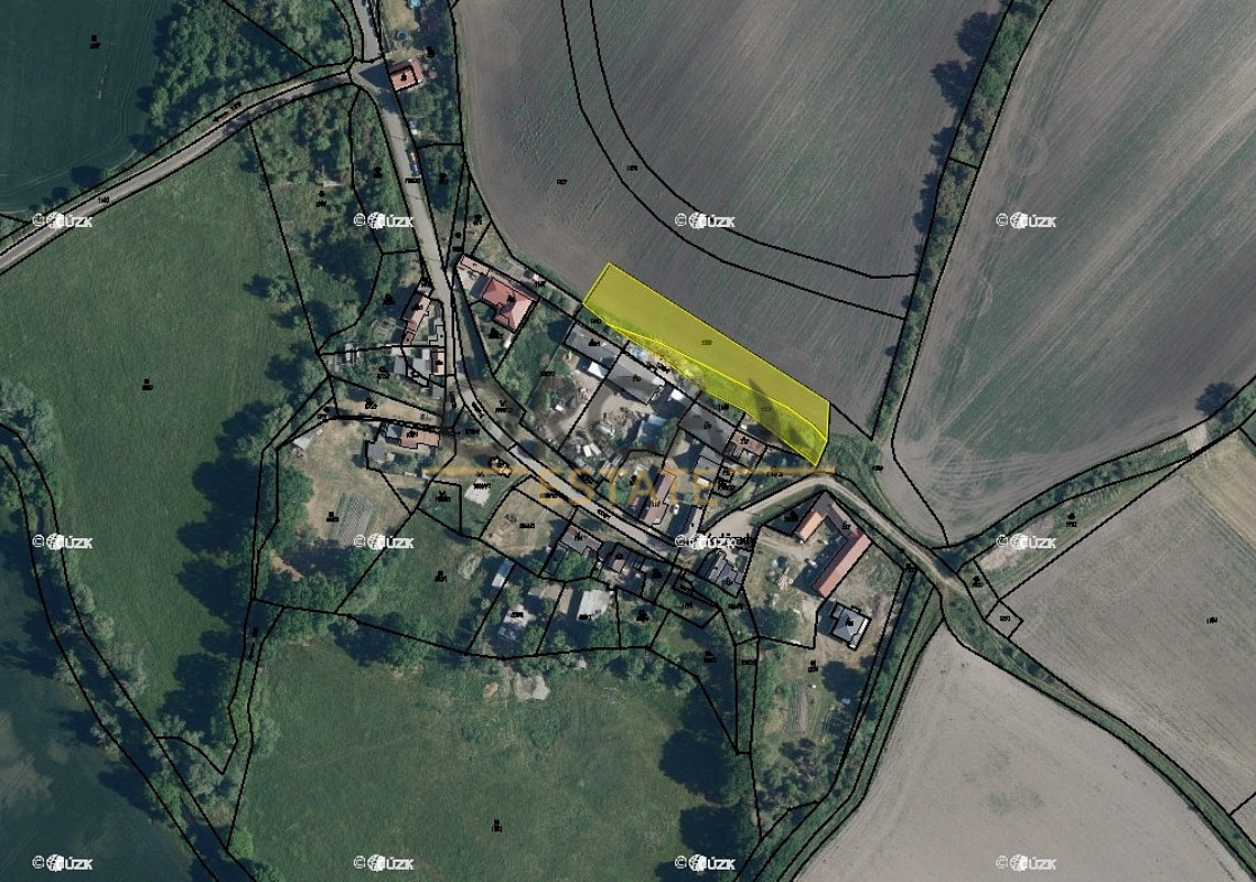 Prodej pole 2 345 m² – pohled 2