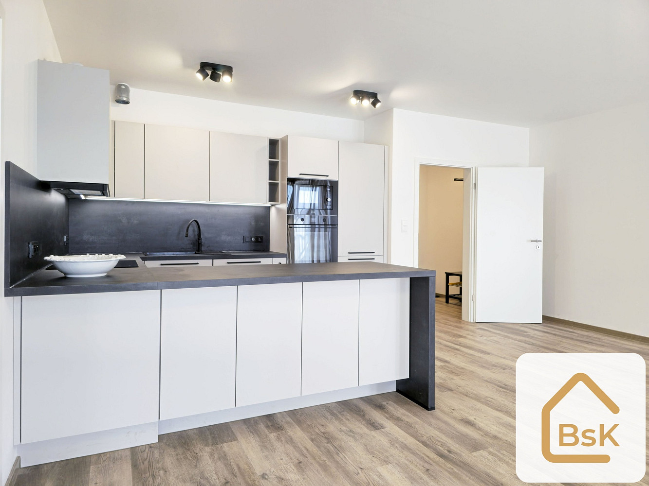 Pronájem bytu 3+kk 98 m² — photo 4