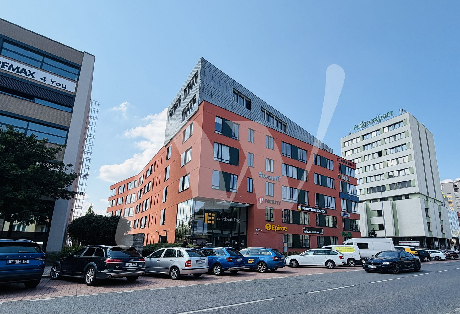 Pronájem kanceláře 707 m² — photo 2