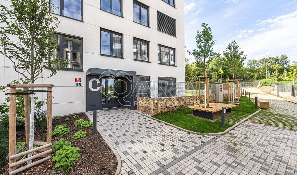Pronájem bytu 2+kk 50 m², Praha – náhled fotky 18