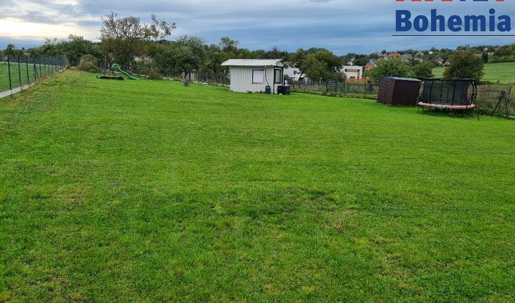 Prodej stavebního pozemku 1 369 m², Dobrovice – náhled fotky 3