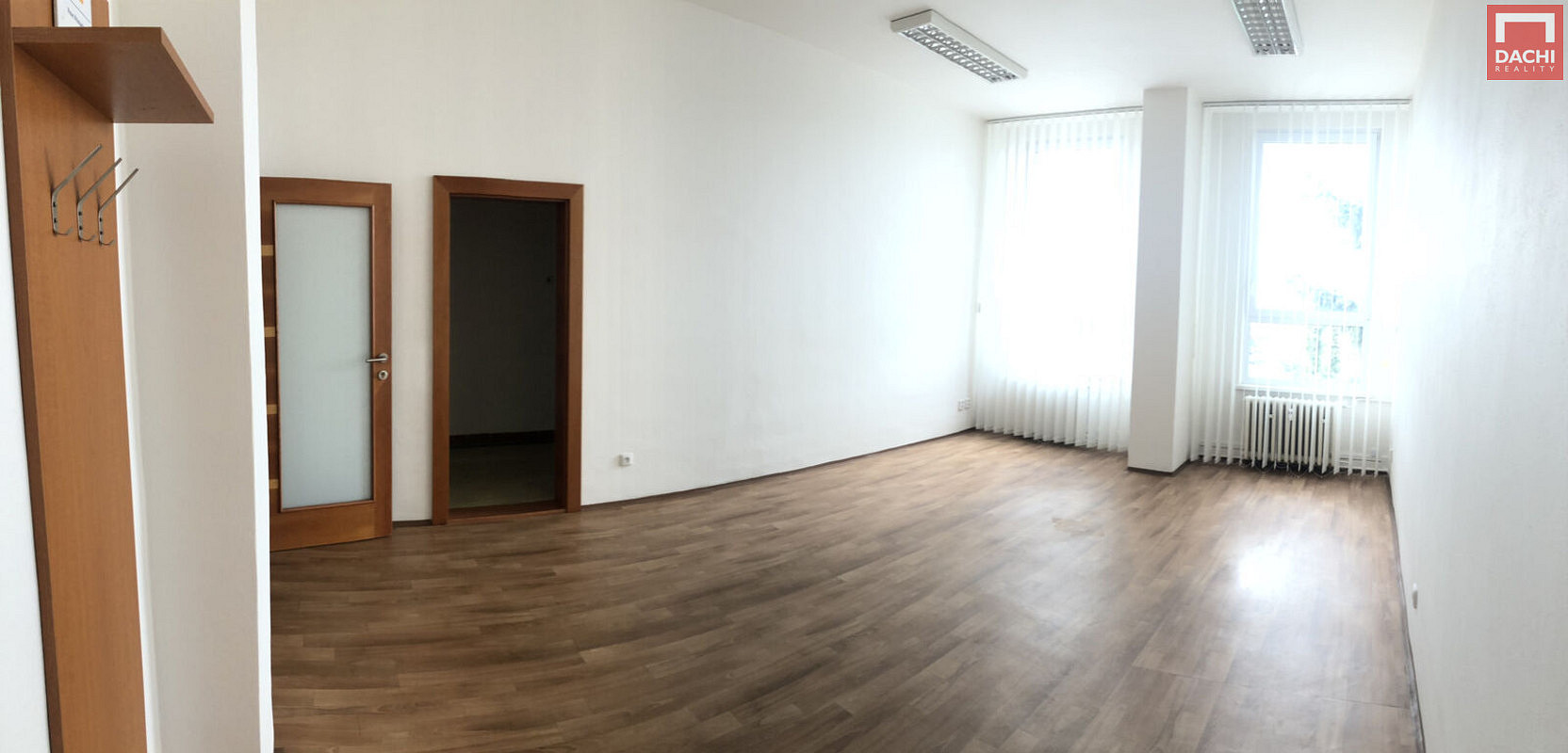 Pronájem kanceláře 200 m² – fotografie 4