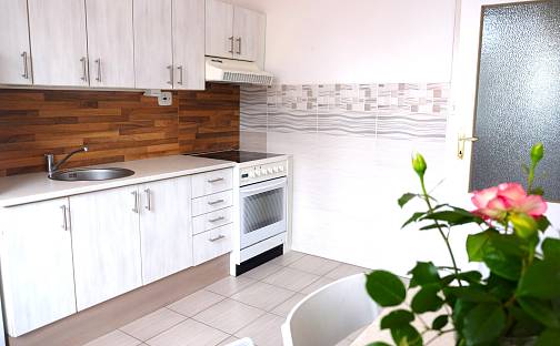 Prodej bytu 3+1 62 m², Lamačova, Praha 5 - Hlubočepy