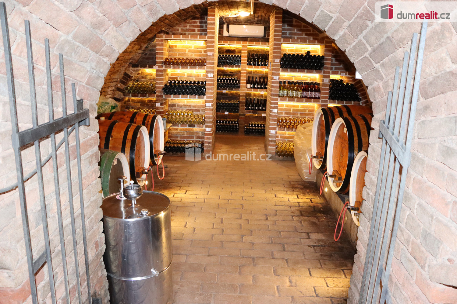 Vinné sklepy s posezením horní věstonice — photo 4