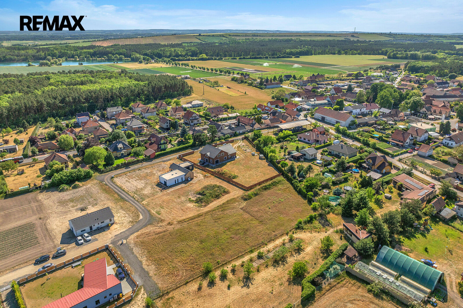 Prodej stavebního pozemku 825 m² – fotografie 5