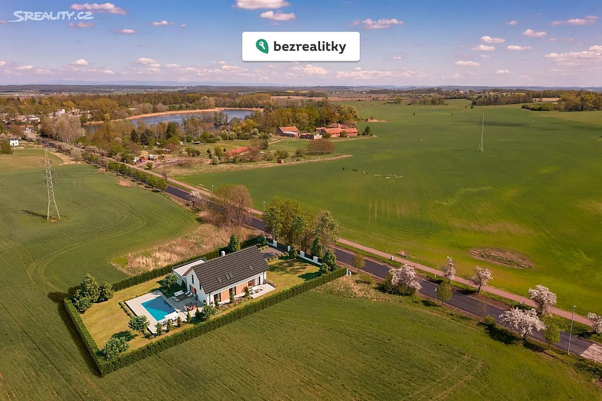 Prodej stavebního pozemku 1 679 m² – fotografie 3