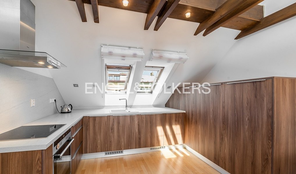 Pronájem bytu 3+kk 86 m², Praha – náhled fotky 2