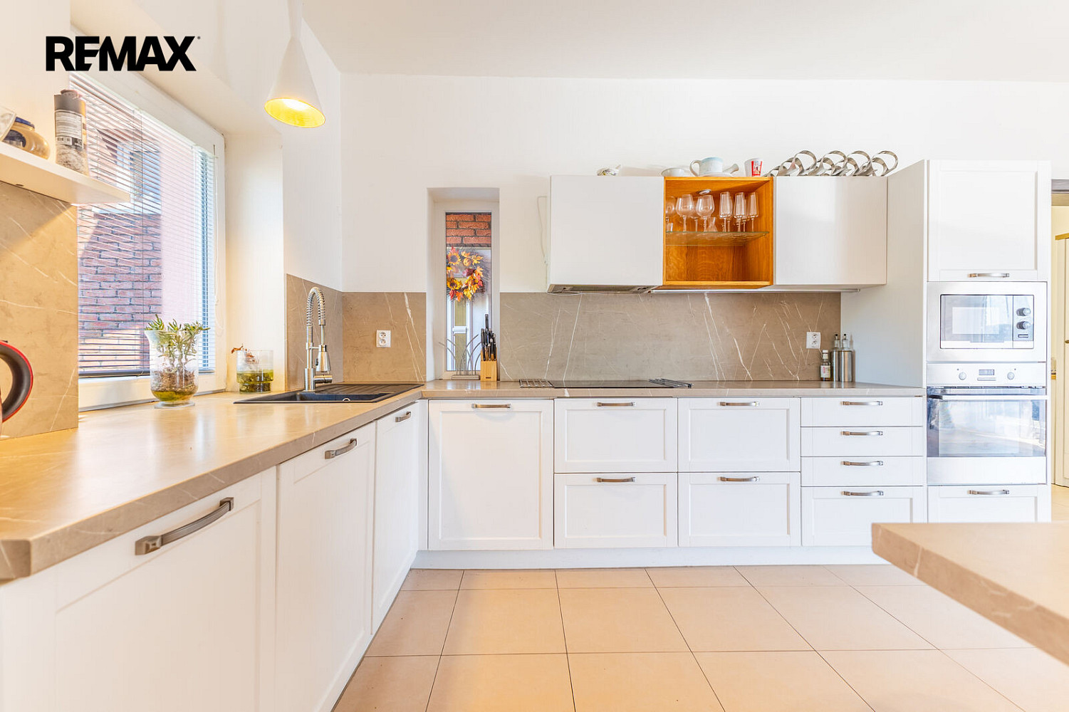 Prodej domu 228 m² s pozemkem 919 m² – fotografie 3