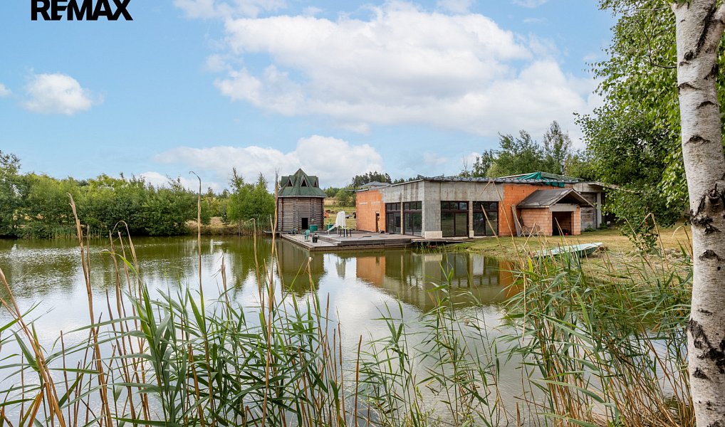 Prodej zemědělského objektu 900 m², Nová Role – náhled fotky 3
