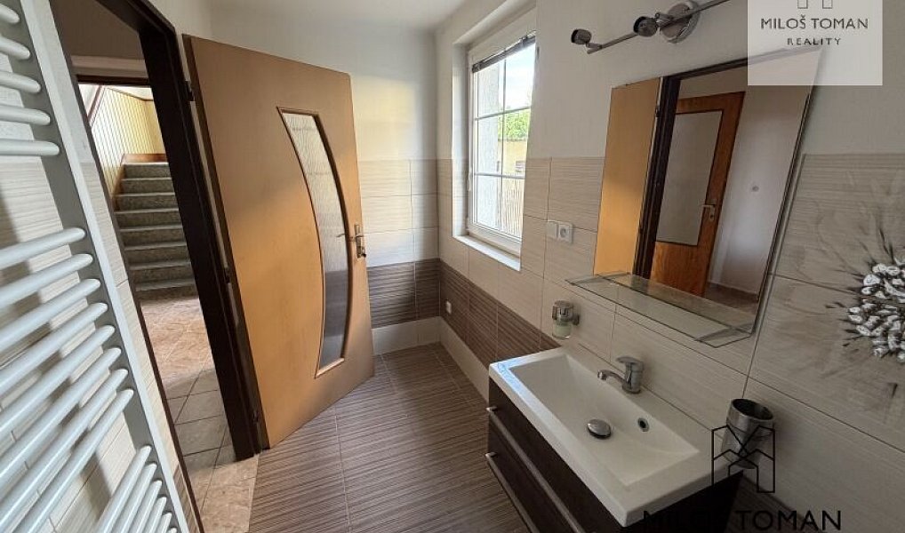 Prodej domu 230 m² s pozemkem 559 m², Klatovy – náhled fotky 8