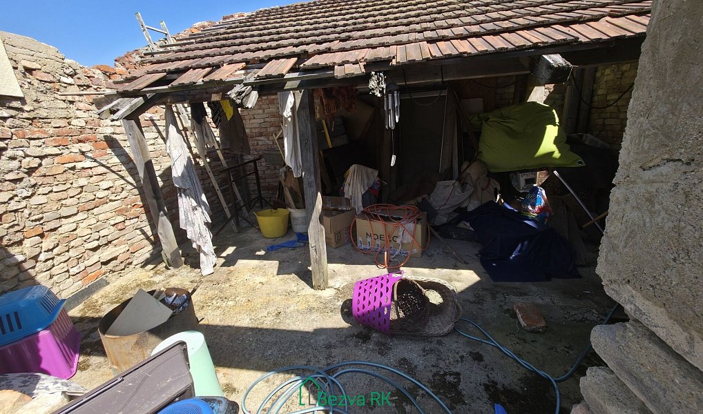 Prodej domu 250 m² s pozemkem 843 m², Nučice – náhled fotky 18