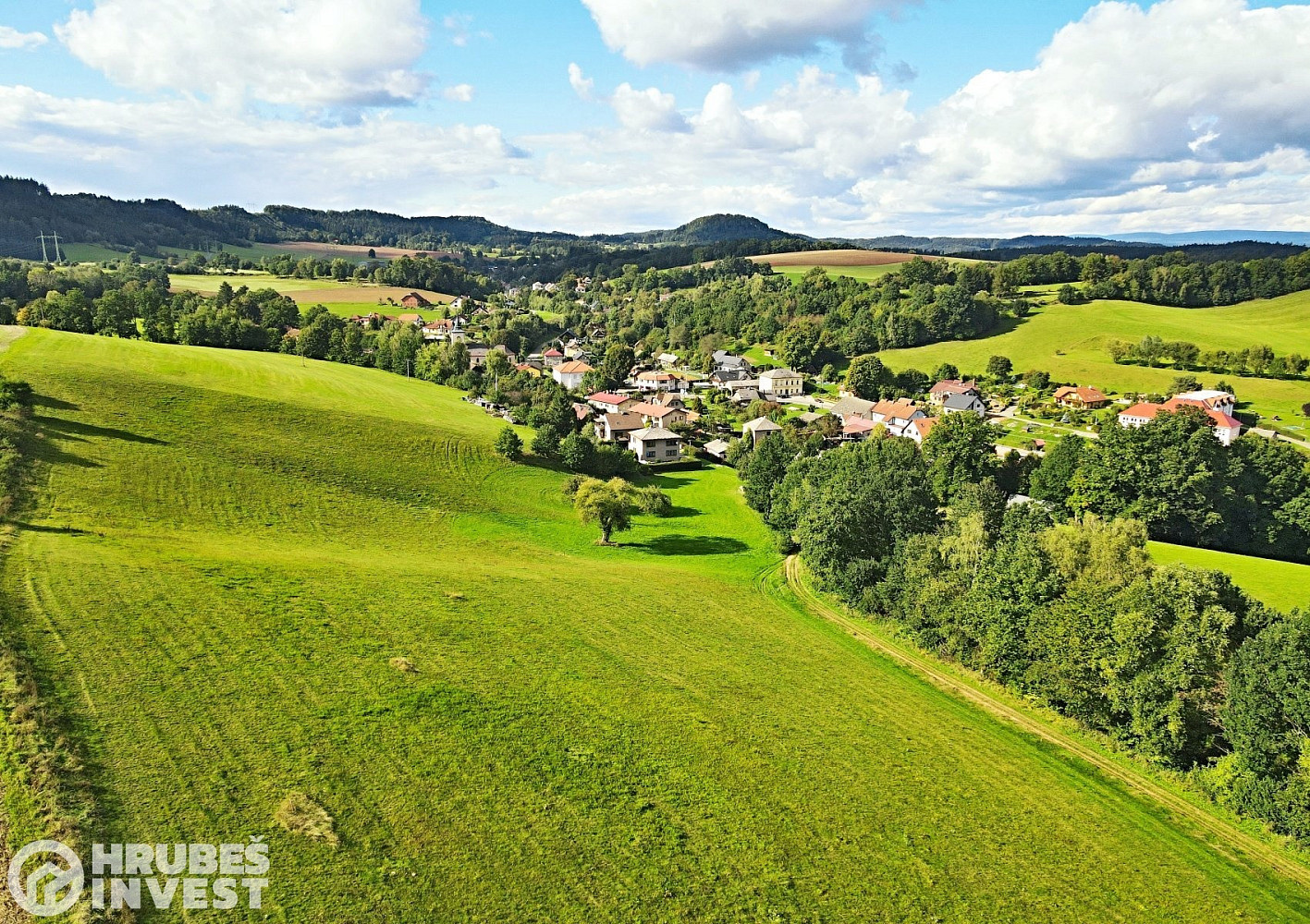 Prodej stavebního pozemku 2 169 m² – pohled 4