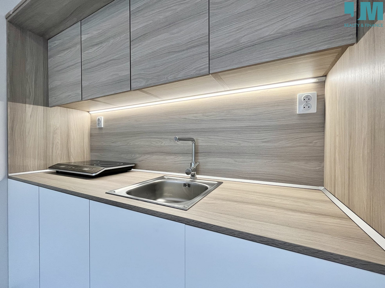 Pronájem bytu 1+kk 24 m² – fotografie 4
