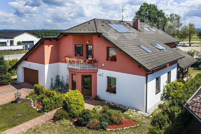 Prodej domu 345 m² s pozemkem 789 m²