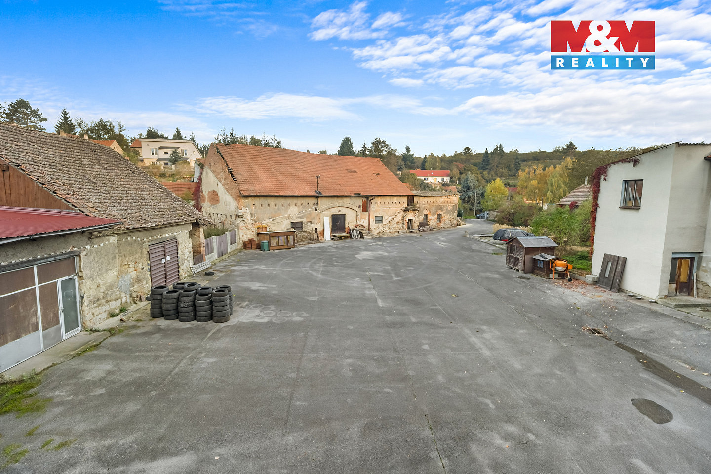 Prodej domu 300 m² s pozemkem 2 667 m² – fotografie 2