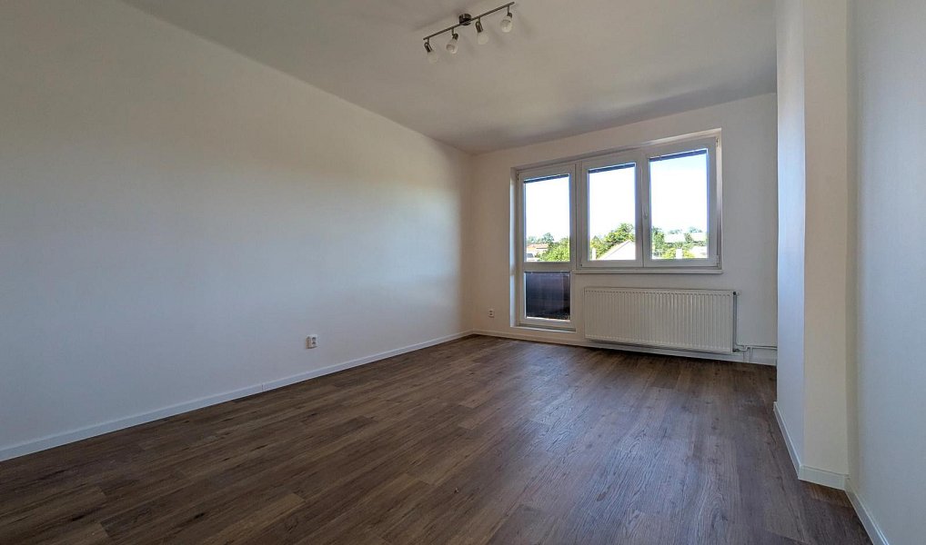 Pronájem bytu 3+1 86 m², Jarpice – náhled fotky 4